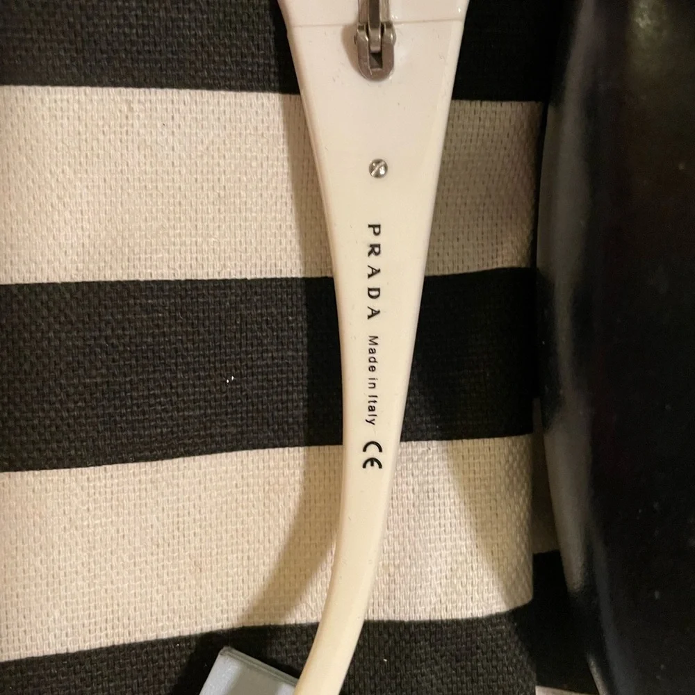 White Prada sunglasses - Picture 3 of 5